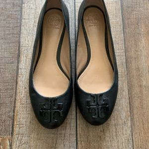 Tory Burch like new flats size 8 1/2